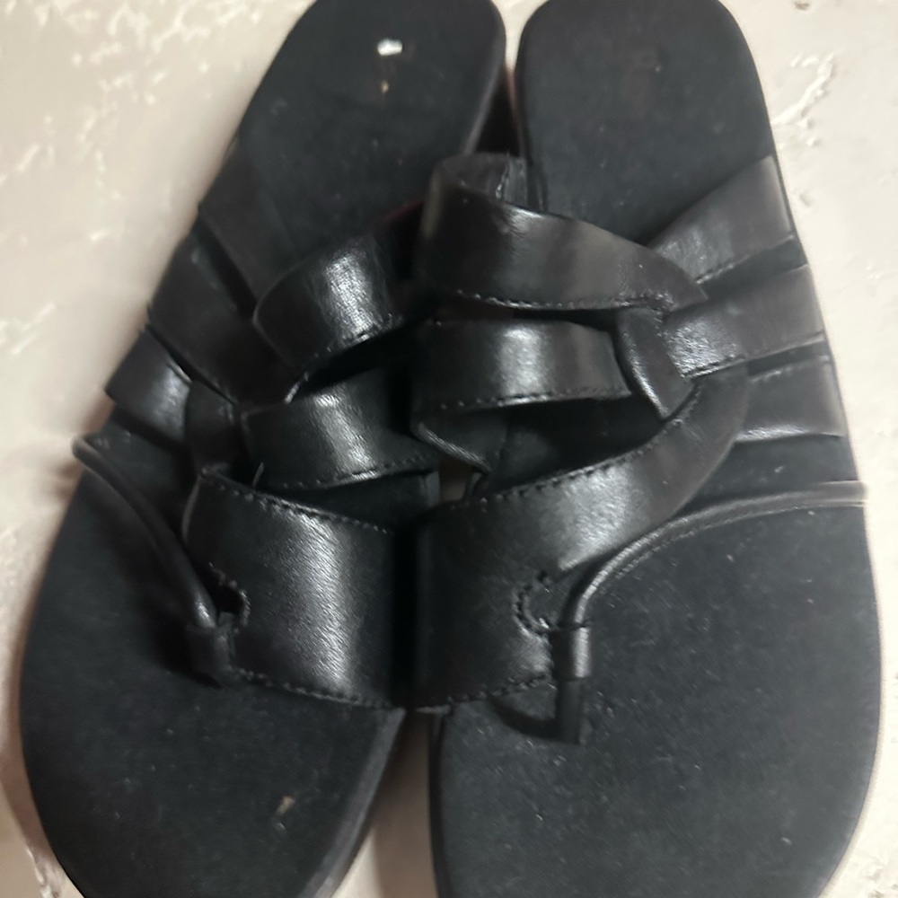 Black Strappy Sandals‎